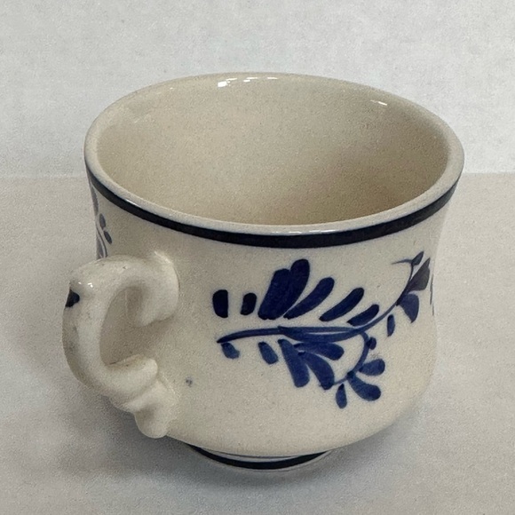 Rare Vintage Teacup Delft Blue Hand Painted
165 Blue and White - Picture 4 of 8